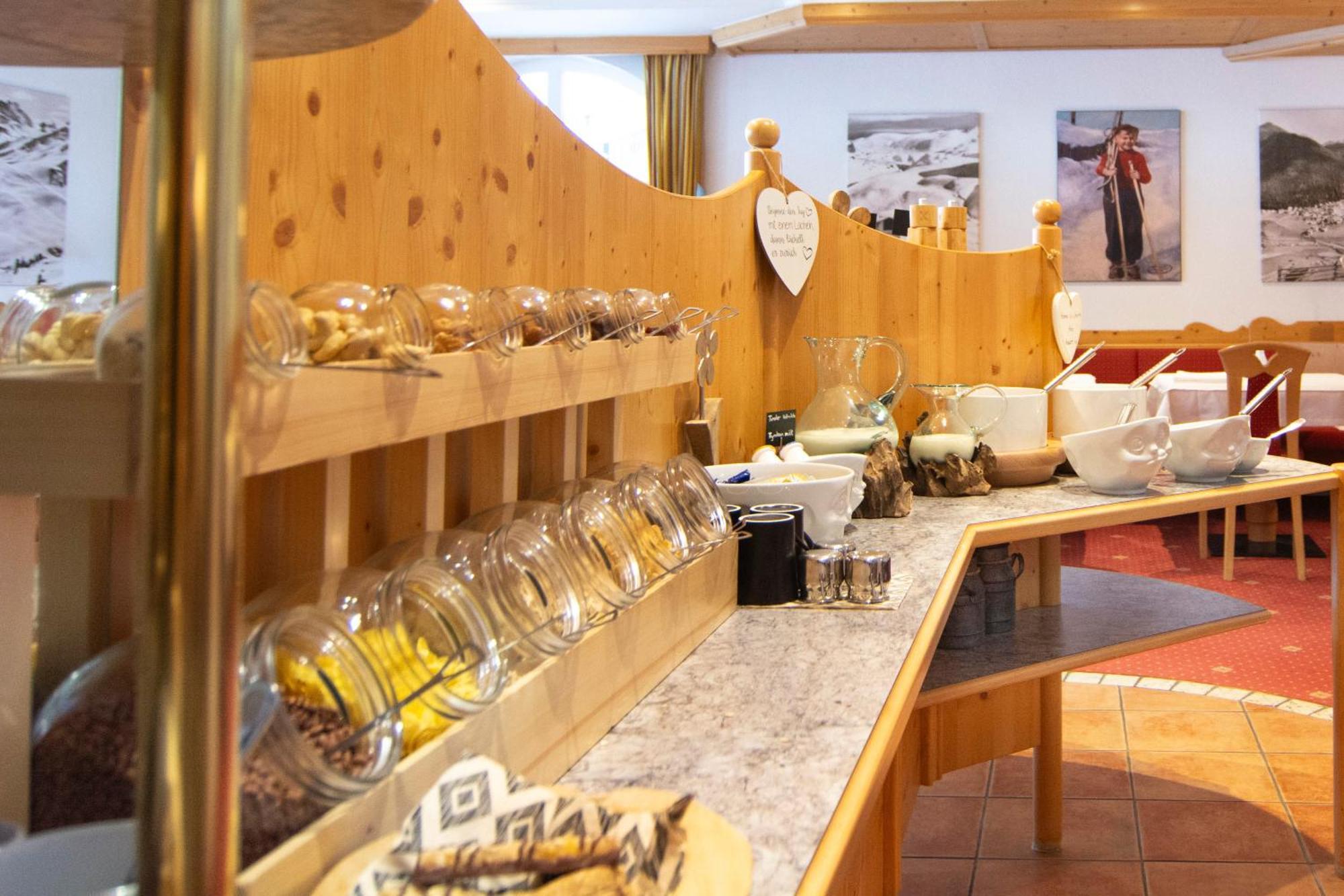 Hotel Garni Alpenhof Ischgl Dış mekan fotoğraf